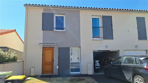 Maison à louer - PONT DU CHATEAU, 4 pièces