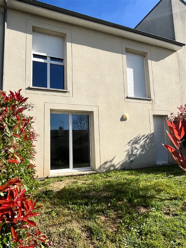 Maison à vendre - SAINT DENIS DE L HOTEL, 4 pièces