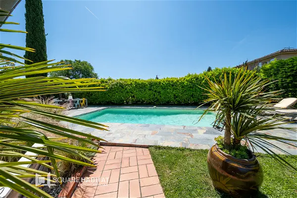 Achat maison 6 pièces - 165m² à Frouzins (31270)