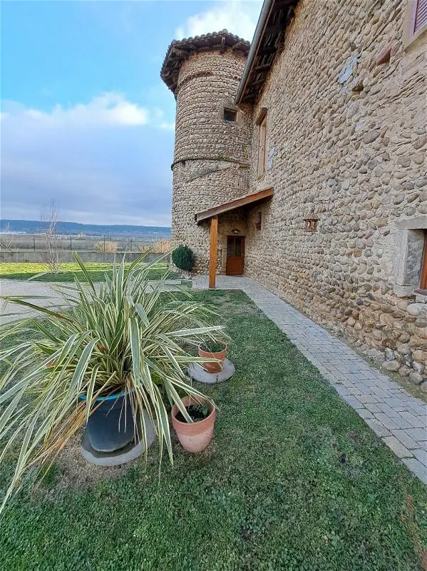 Appartement à louer - Lapeyrouse-Mornay, 4 pièces