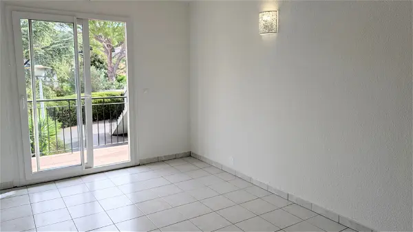 Location appartement 1 pièce - 21.37m² à Pegomas (06580)