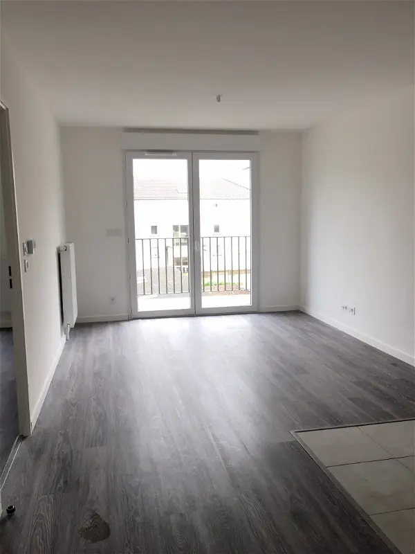 Appartement à louer - SAINT-JEAN-DE-BRAYE, 2 pièces