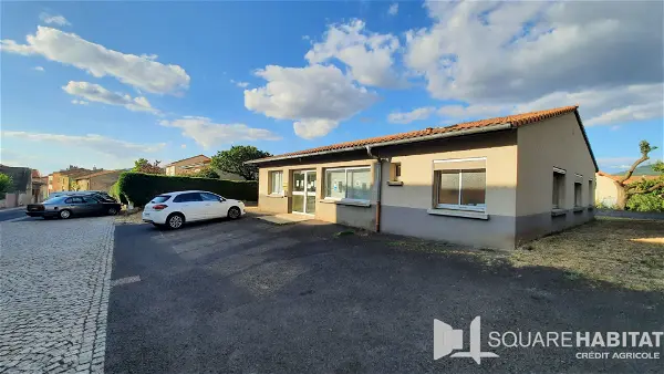 Local commercial à vendre - VIC LE COMTE, 9 pièces