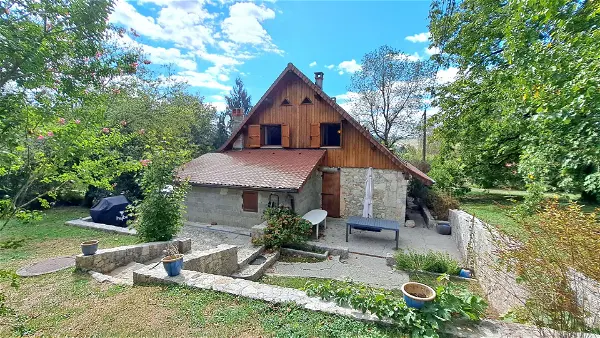 Maison à vendre - ATTIGNAT ONCIN, 9 pièces