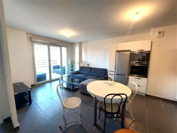 Appartement à louer - Saint-Maurice-de-Beynost, 2 pièces