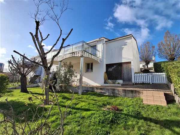Maison à vendre - LA ROCHE SUR YON, 7 pièces