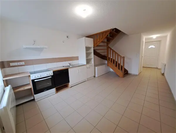 Appartement à louer - Sillans, 3 pièces