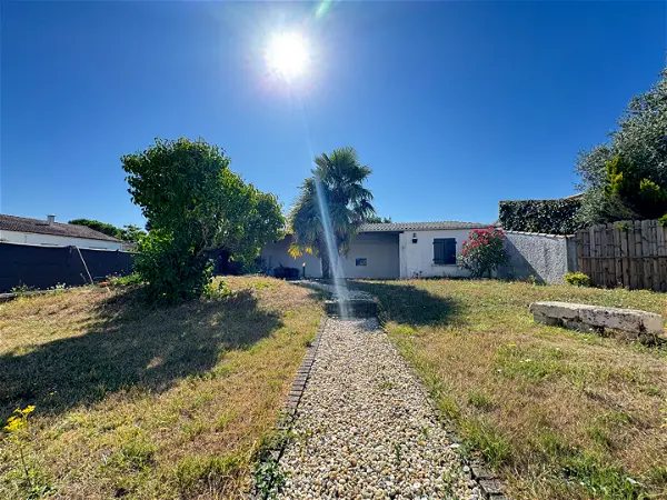 Terrain à vendre - MONTROY - 244 m²