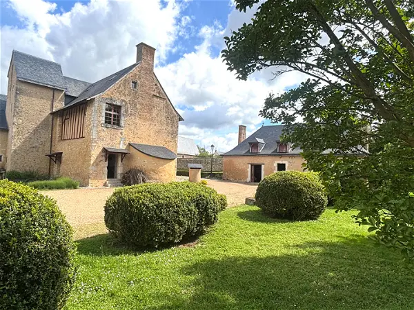 Achat maison 9 pièces - 300m² à Le bailleul (72200)