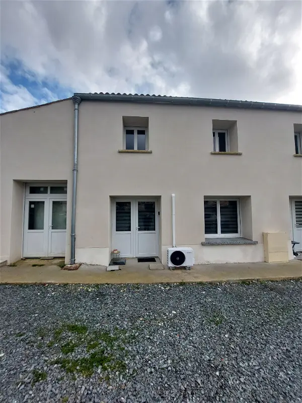 Location maison 3 pièces - 70.3m² à Saint jean d angely (17400)