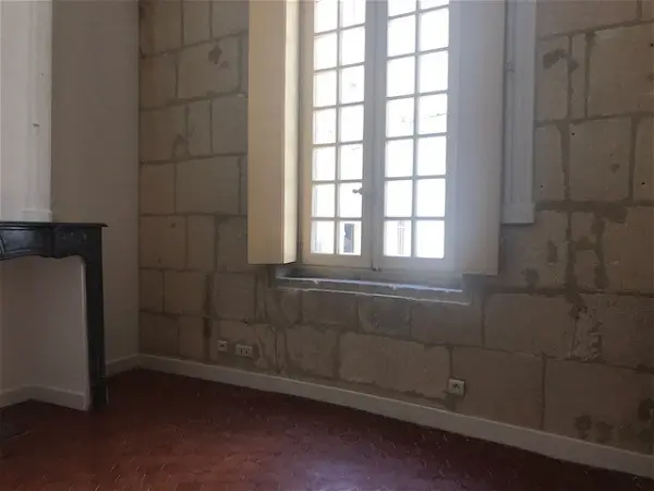 Location appartement 1 pièce - 18m² à Arles (13200)