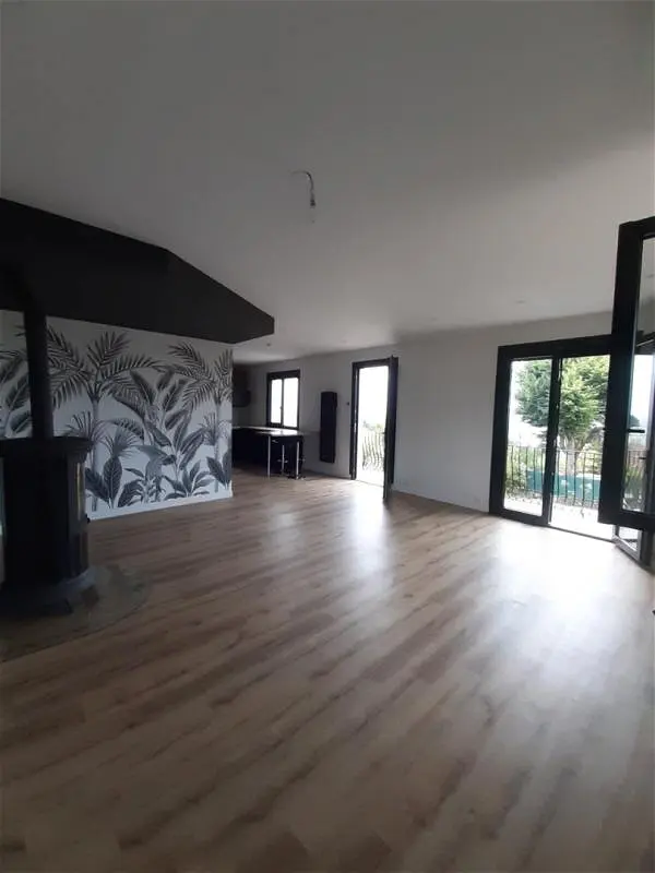 Maison à louer - Voiron, 5 pièces