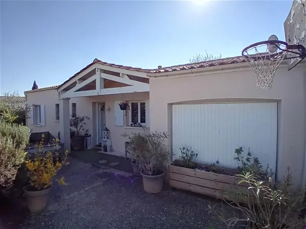 Location maison 4 pièces - 94.2m² à Saint jean d angely (17400)