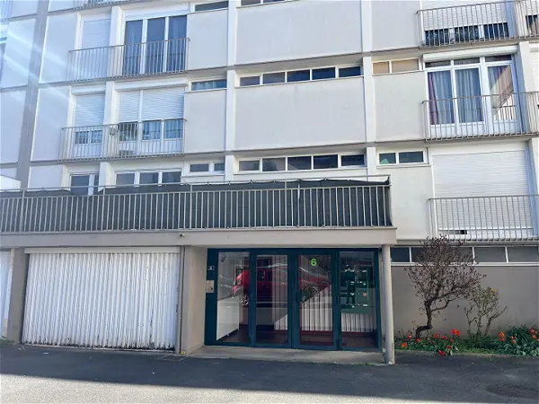 Appartement à vendre - ST JEAN DE LA RUELLE, 3 pièces