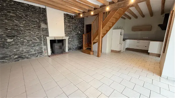Location maison 5 pièces - 92.09m² à Trelaze (49800)