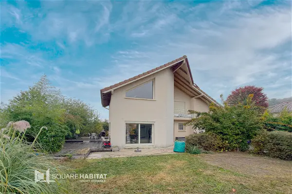 Achat maison 6 pièces - 130m² à St geoire en valdaine (38620)