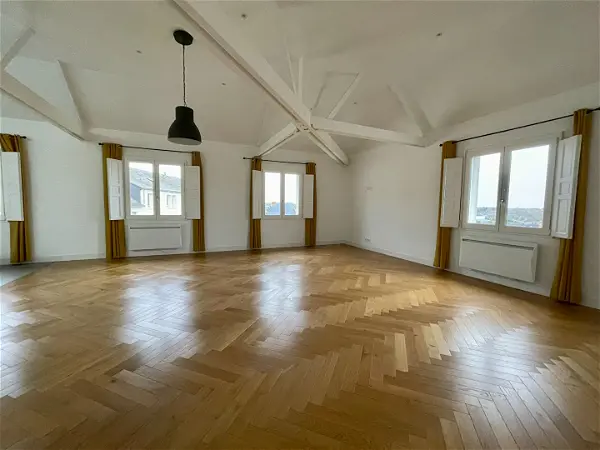 Location appartement 4 pièces - 151m² à Chateau gontier (53200)