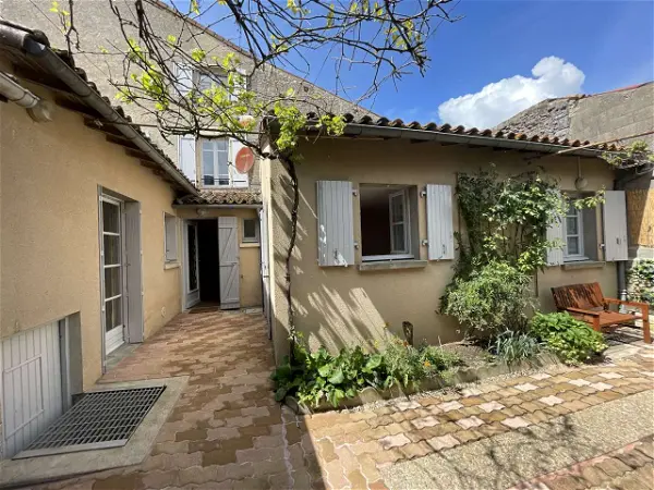 Maison à vendre - USSON DU POITOU, 9 pièces