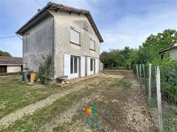 Maison à louer - ST SEURIN DE BOURG, 4 pièces