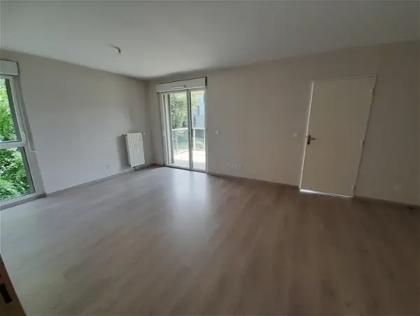 Appartement à louer - ST JACQUES DE LA LANDE, 3 pièces