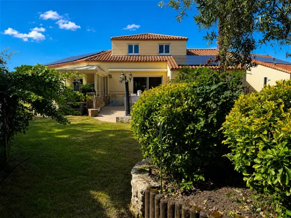 Achat maison 6 pièces - 192m² à Montaigu vendee (85600)