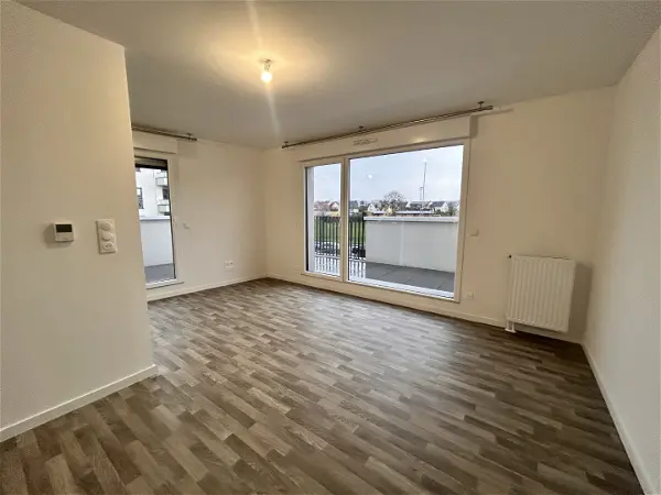 Appartement à louer - MONDEVILLE, 4 pièces