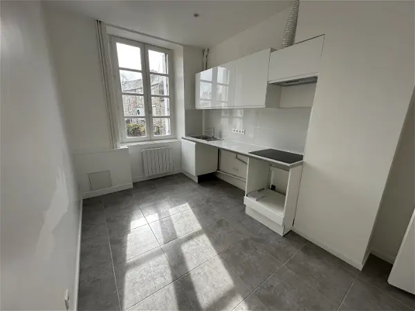 Appartement à louer - VASSY, 4 pièces