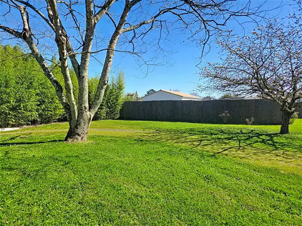 Terrain à vendre - SAINT DENIS DE PILE - 500 m²