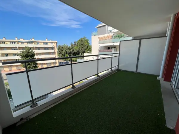 Appartement à louer - MARSEILLE, 3 pièces
