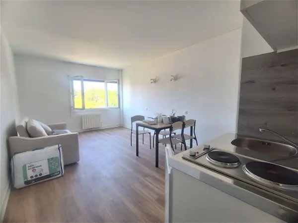 Location appartement 1 pièce - 28m² à Châtillon-sur-chalaronne (01400)