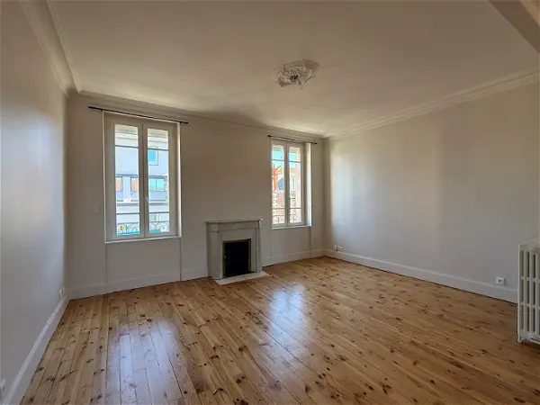 Appartement à louer - ISSOIRE, 4 pièces