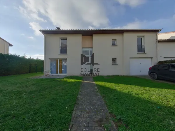 Maison à louer - MAZEROLLES, 5 pièces