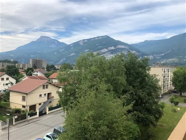 Appartement à louer - Saint-Égrève, 3 pièces