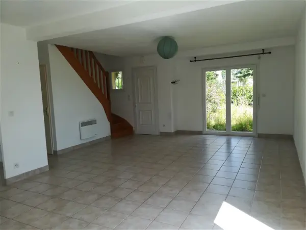 Maison à louer - ST JACUT LES PINS, 5 pièces