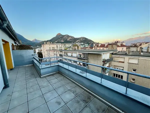 Appartement à louer - Grenoble, 3 pièces