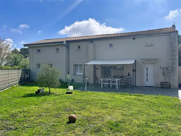 Achat maison 6 pièces - 155m² à Saugon (33920)