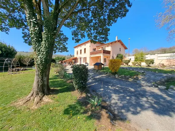 Maison à vendre - SAINT UZE, 6 pièces