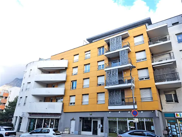 Appartement à vendre - FONTAINE, 4 pièces