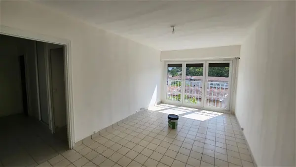 Appartement à louer - Vénissieux, 4 pièces