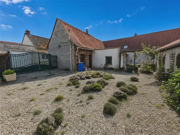 Achat maison 6 pièces - 147m² à Heuchin (62134)
