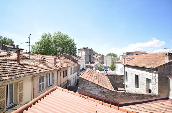Location appartement 2 pièces - 46.98m² à La seyne sur mer (83500)