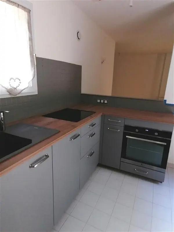 Appartement à louer - CAVAILLON, 2 pièces