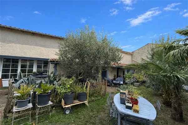 Maison à vendre - GENOUILLE, 6 pièces