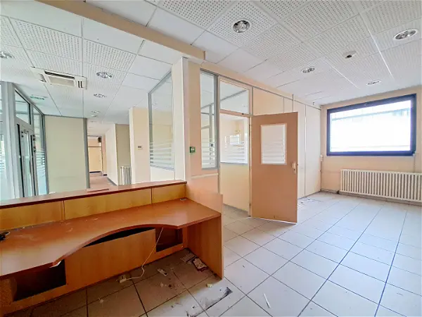 Local commercial à vendre - FONTAINE, 14 pièces