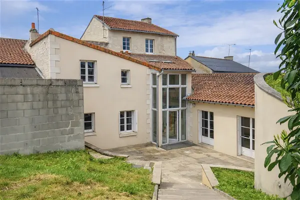 Location maison 5 pièces - 187.96m² à Loudun (86200)