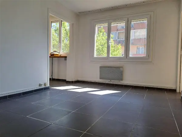 Appartement à louer - Fontaine, 4 pièces
