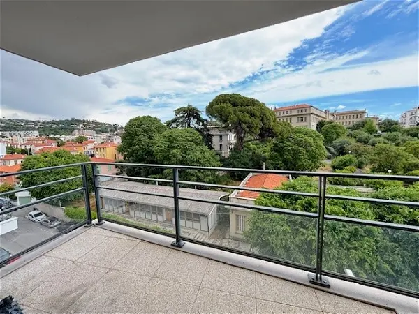 Location appartement 2 pièces - 39.73m² à Nice (06100)