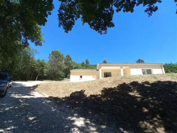 Location maison 4 pièces - 109.1m² à Saint-montan (07220)