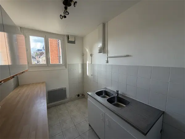 Appartement à louer - EU, 4 pièces