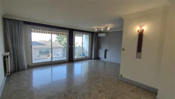 Appartement à louer - Décines-Charpieu, 4 pièces